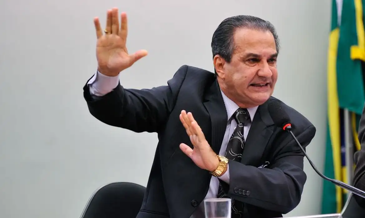 Pastor Silas Malafaia é alvo de operação da PF e está proibido de deixar o país