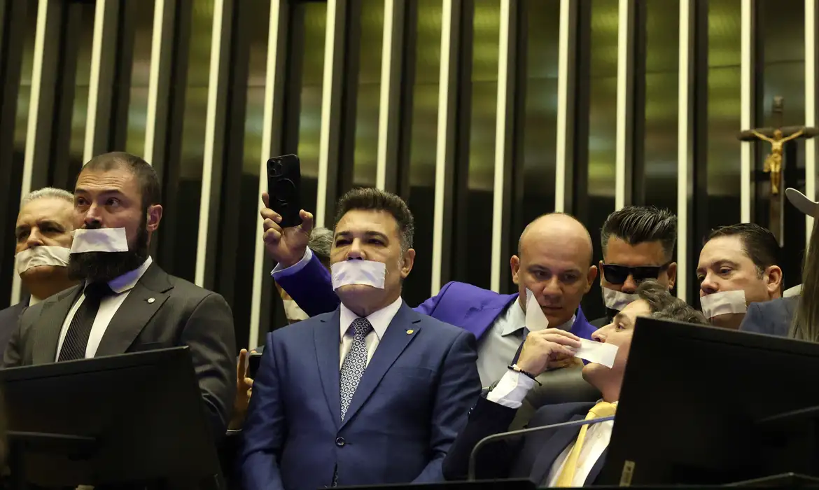 Oposição diz que resposta ao tarifaço deve ser a votação do projeto da anistia