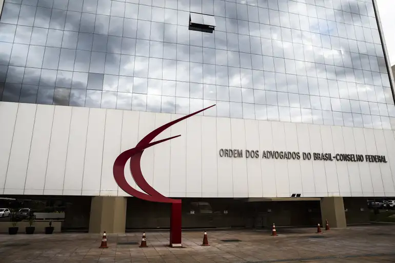 Ordem dos Advogados critica medidas do STF e alerta para riscos à democracia