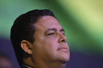 Ex-presidente da OAB diz que Bolsonaro deveria ser fuzilado com tiro na nuca