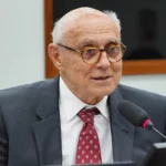 Eduardo Suplicy é internado às pressas no Rio de Janeiro