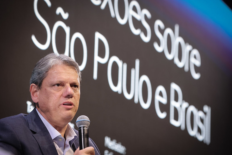 Tarcísio sugere 'entregar vitórias a Trump', mas evita abordar saída de Moraes do STF