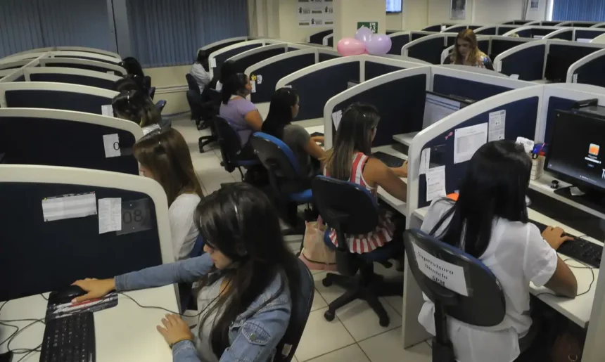 Anatel retrocede e tira obrigatoriedade do prefixo 0303 em telemarketing