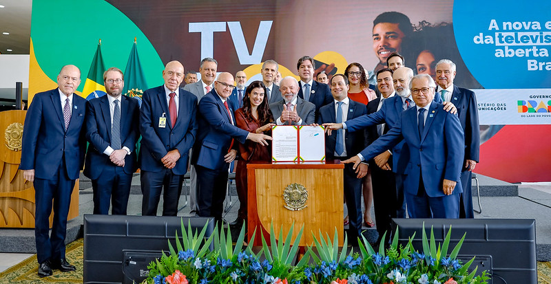 Lula sanciona decreto que alinha TV aberta ao padrão streaming