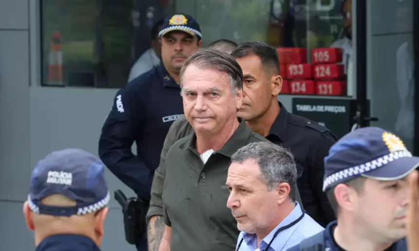 Bolsonaro é enviado para o presídio da Papudinha por Moraes
