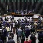 Câmara vai discutir urgência para anistia nesta quarta-feira