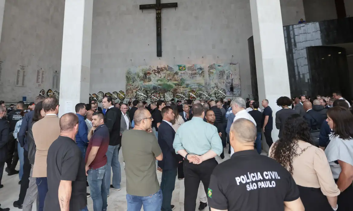 Polícia identifica suspeito de fuzilar ex-delegado Ruy Ferraz no litoral de SP