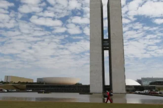 Com R$ 3,9 bi a mais, Congresso quadruplica fundão eleitoral em 2026