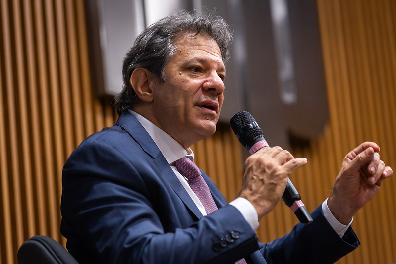 Haddad diz que Estados Unidos deram “tiro no pé” com tarifa de 50%