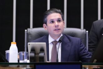 Com 311 votos, Câmara aprova urgência para anistia a manifestantes desde 2022