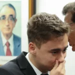 Defesa diz que ex-presidente Bolsonaro não usou celular durante visita de Nikolas