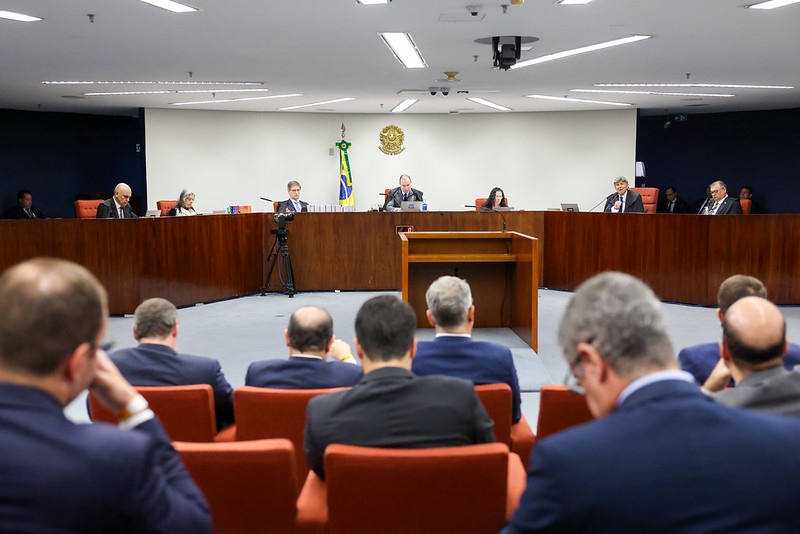 STF retoma julgamento de Bolsonaro com primeiro voto divergente do de Moraes