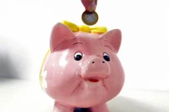Poupança tem retirada líquida de R$ 7,6 bilhões em agosto