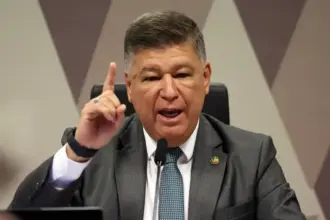 Presidente da CPMI do INSS recorre ao Supremo para obrigar depoimento de Vorcaro