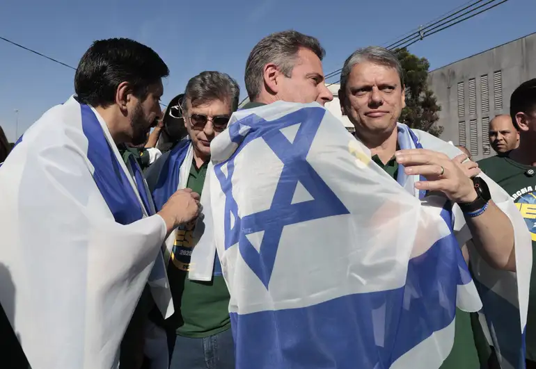 Segundo revista, Tarcísio rompe com STF ao adotar discurso bolsonarista