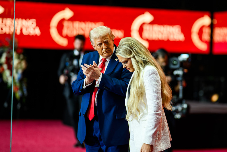 Trump ataca “hipocrisia” da esquerda e critica lógica de que o 