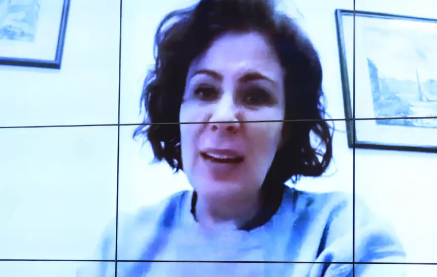 Câmara desafia STF e mantém cargo de Zambelli como deputada federal