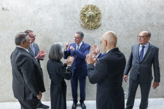 Barroso anuncia aposentadoria do STF
