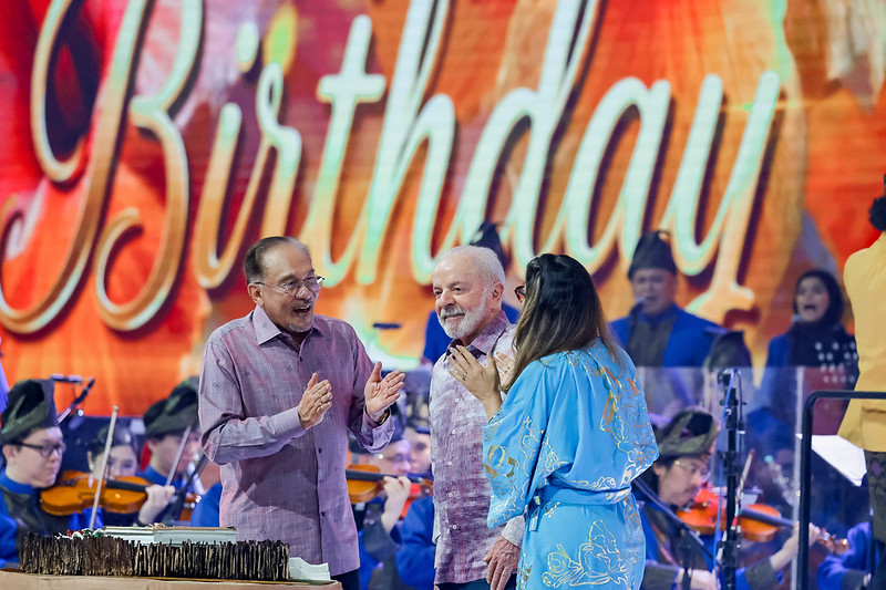 Com oposição dividida, Lula venceria primeiro turno com 37%, diz Paraná Pesquisas