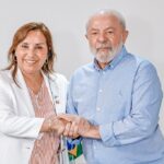 Congresso do Peru destitui presidente por escândalos de enriquecimento e má gestão