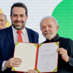 Boulos toma posse como ministro e pede 'silêncio por vítimas' da operação no RJ