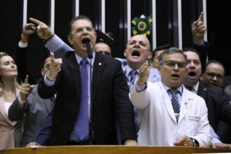 Câmara barra MP do IOF e impõe derrota bilionária ao governo Lula