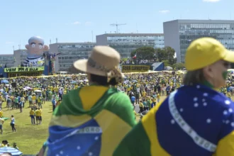Direita é associada ao patriotismo e ao combate à corrupção, aponta Quaest