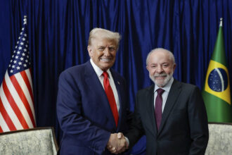 Lula diz que venezuelanos devem conduzir seu país e critica Donald Trump