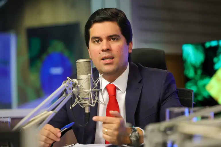 Fufuca se declara ‘companheiro’ e União avalia expulsão de Sabino por seguir com Lula