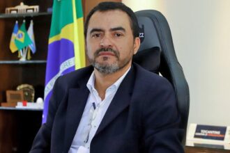 Não fica um! Governador do Tocantins é afastado por desvio de R$ 73 milhões