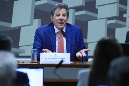 Sem corte de gastos, Dívida Pública aumenta e supera R$ 8,6 trilhões