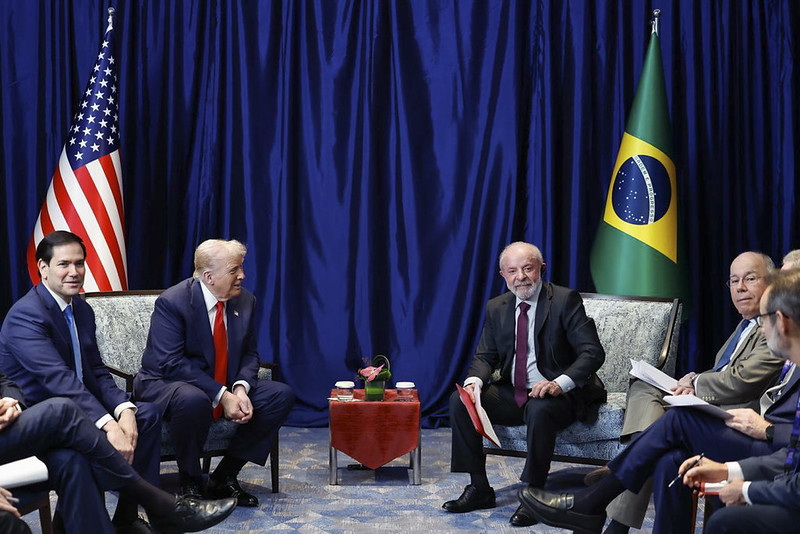 Lula e Trump conversam, mas tarifas persistem mesmo após diálogo