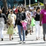 Censo mostra que mulheres têm mais estudo, mas ganham menos que homens