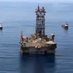 Petróleo dispara com guerra EUA-Irã e atinge maior patamar em um mês
