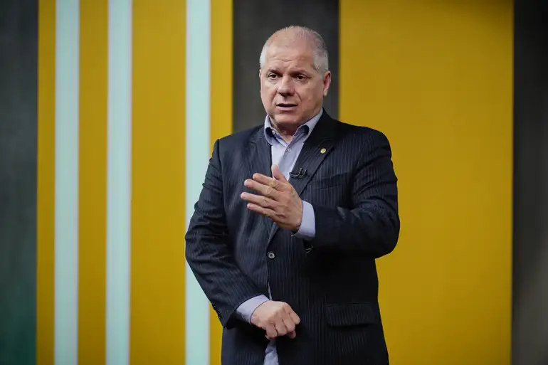 Ex-presidente do INSS presta depoimento nesta segunda na CPMI 