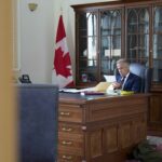 Trump encerra diálogo comercial com Canadá em retaliação a vídeo político