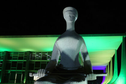 Em nível recorde de desaprovação, 43% dos brasileiros não confiam no STF