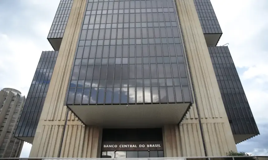 Banco Central demonstra preocupação e reduz taxa Selic para 14,25% ao ano
