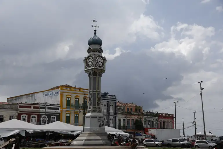 "Cada um dá o que tem" retruca prefeito de Belém ao criticar chanceler alemão