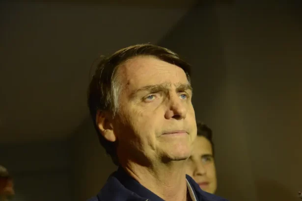 PF ignora histórico médico e mantém Bolsonaro na Papudinha