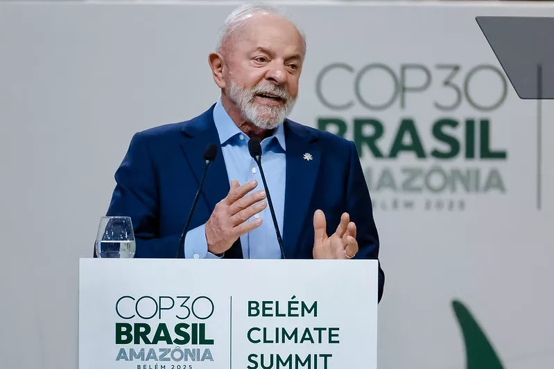 Lula defende o fim do petróleo na COP30, mas apoia explorar Foz do Amazonas