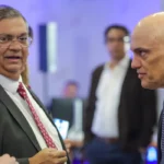 Moraes e Dino votam para manter condenação de Bolsonaro