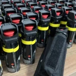 Cláudio Castro autoriza venda de spray de pimenta para mulheres em farmácias do RJ