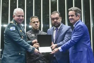 Congresso homenageia policiais mortos durante megaoperação no RJ