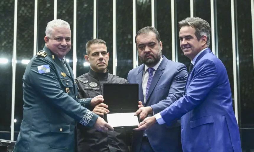 Congresso homenageia policiais mortos durante megaoperação no RJ