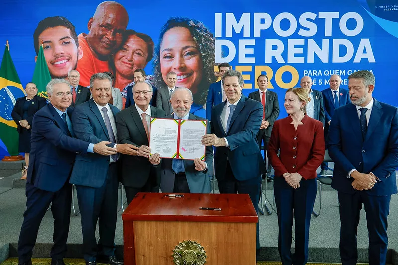 'Sem clima' com Planalto, Alcolumbre e Motta não comparecem à cerimônia do IR