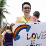 Prefeito socialista de NY propõe US$ 65 milhões para mudança de sexo, inclusive em adolescentes