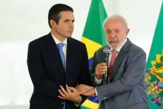 Câmara deve votar fim da escala 6x1 em maio sem urgência do governo