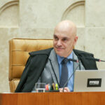 Moraes vota para tornar Eduardo Bolsonaro réu por coação ao STF