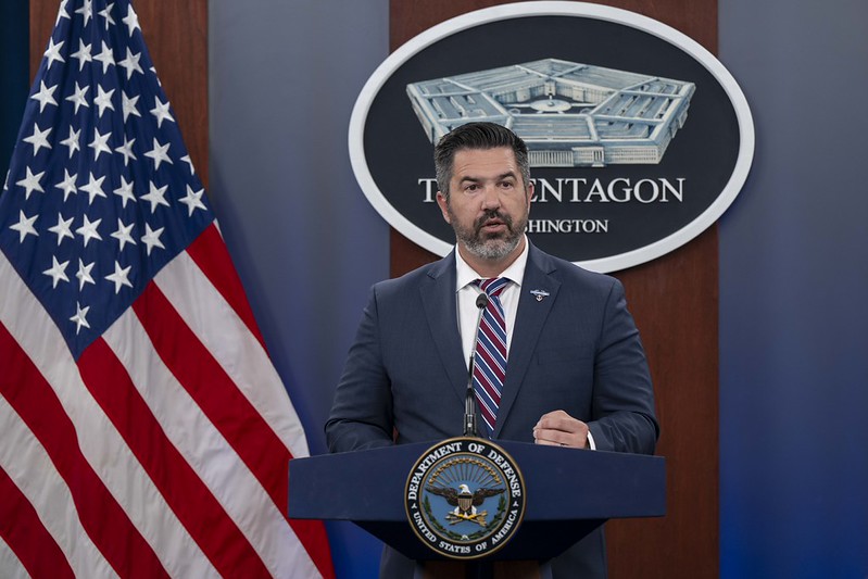 Trump envia maior navio de guerra do mundo para costa da Venezuela